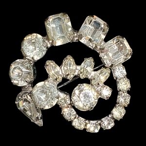 Vintage Clear Crystal Rhinestone Swirl Brooch Pin Silver Tone Sparkle